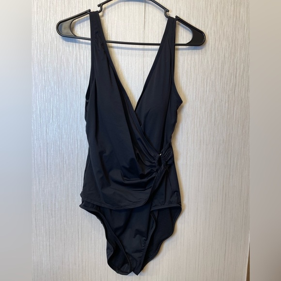 Tommy Bahama Black One Piece Swimwear Size 10 - Picture 1 of 7